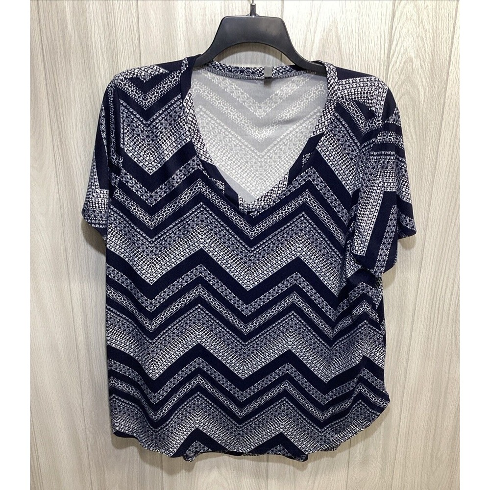 ACTING PRO Women's (Size 2X) Short Sleeve V-Neck Shirt Stretch Chevron